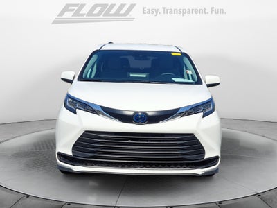 2022 Toyota Sienna LE