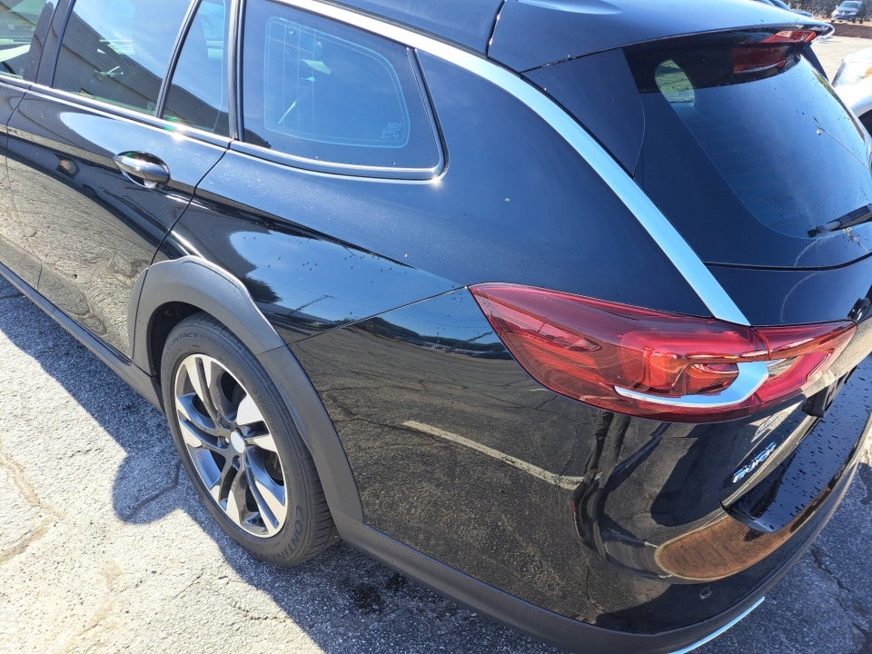 2018 Buick Regal TourX Essence