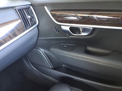 2017 Volvo S90 Momentum