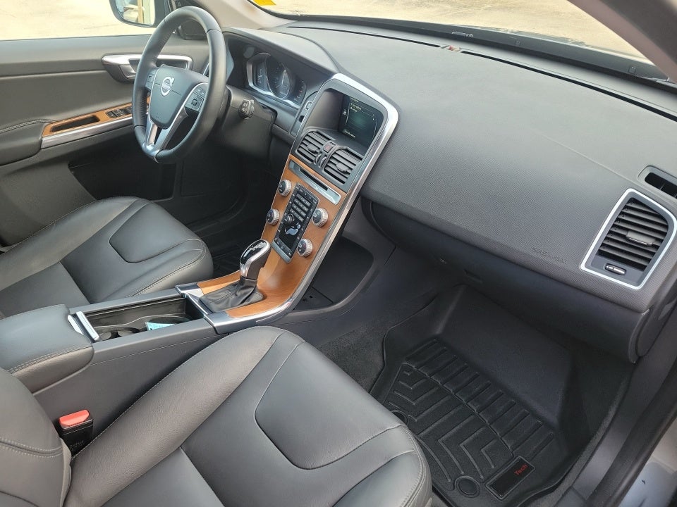 2017 Volvo XC60 T6 Inscription