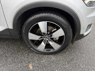 2019 Volvo XC40 T5 Momentum
