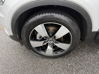 2019 Volvo XC40 T5 Momentum