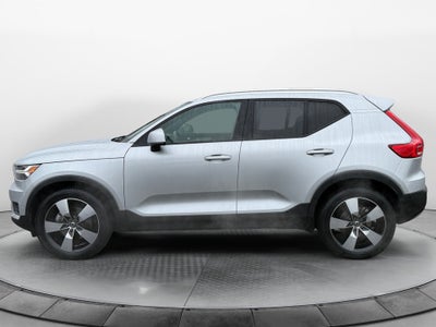 2019 Volvo XC40 T5 Momentum
