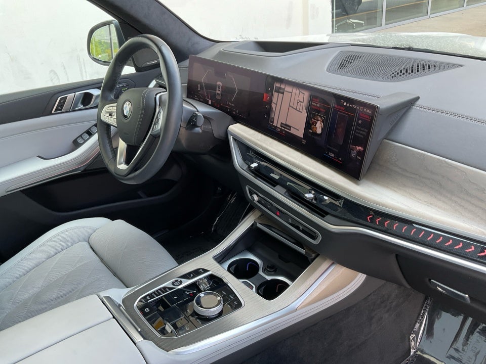 2023 BMW X7 xDrive40i