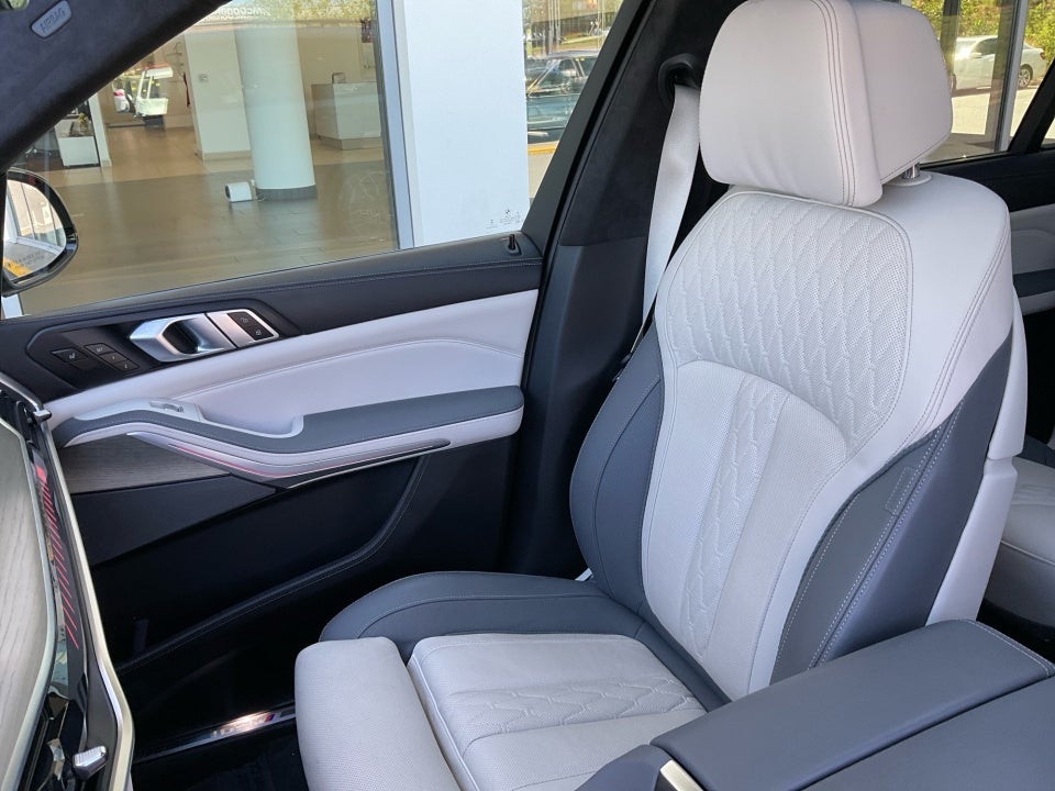 2024 BMW X7 M60i