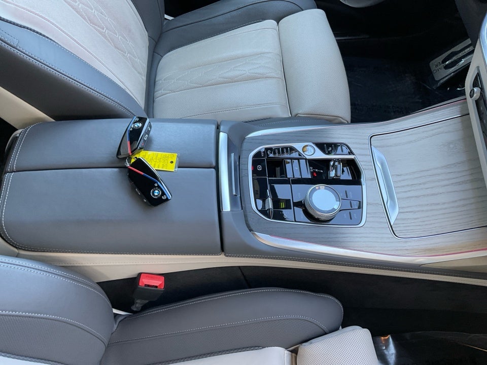 2024 BMW X7 M60i