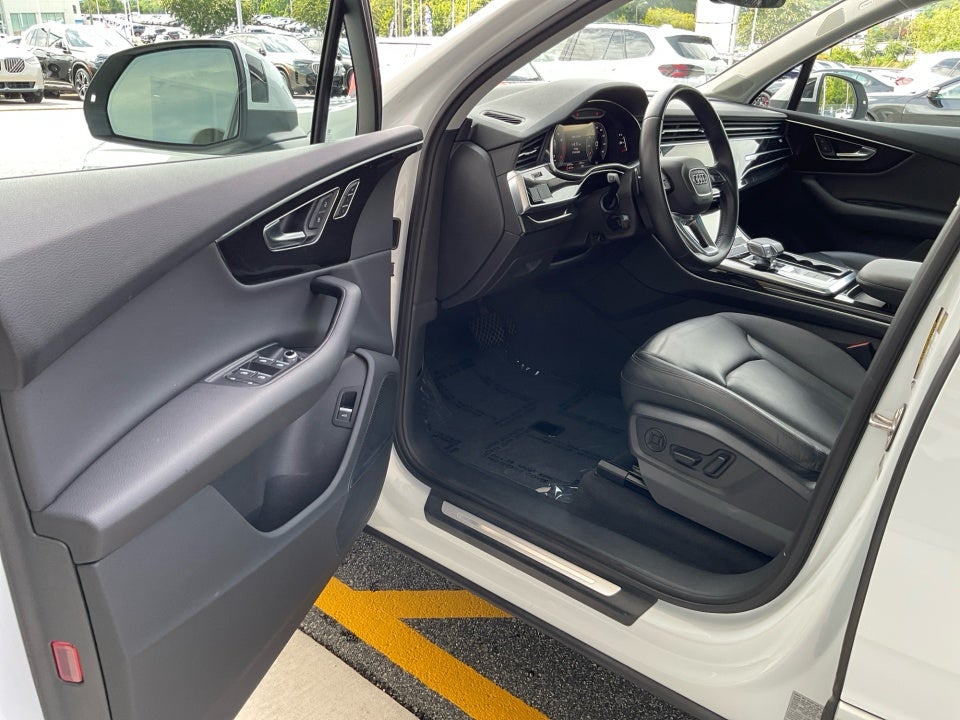 2022 Audi Q7 Premium Plus