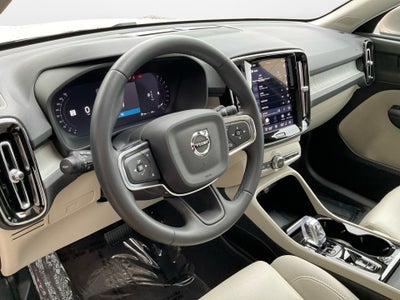 2024 Volvo XC40 B5 Plus Bright Theme