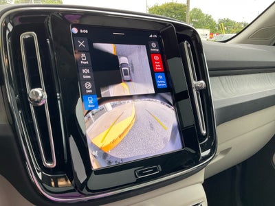 2024 Volvo XC40 B5 Plus Bright Theme