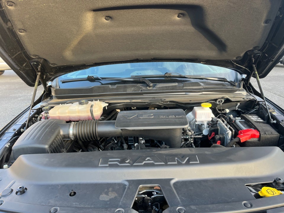 2022 RAM 1500 Big Horn Crew Cab 4x4 5'7" Box