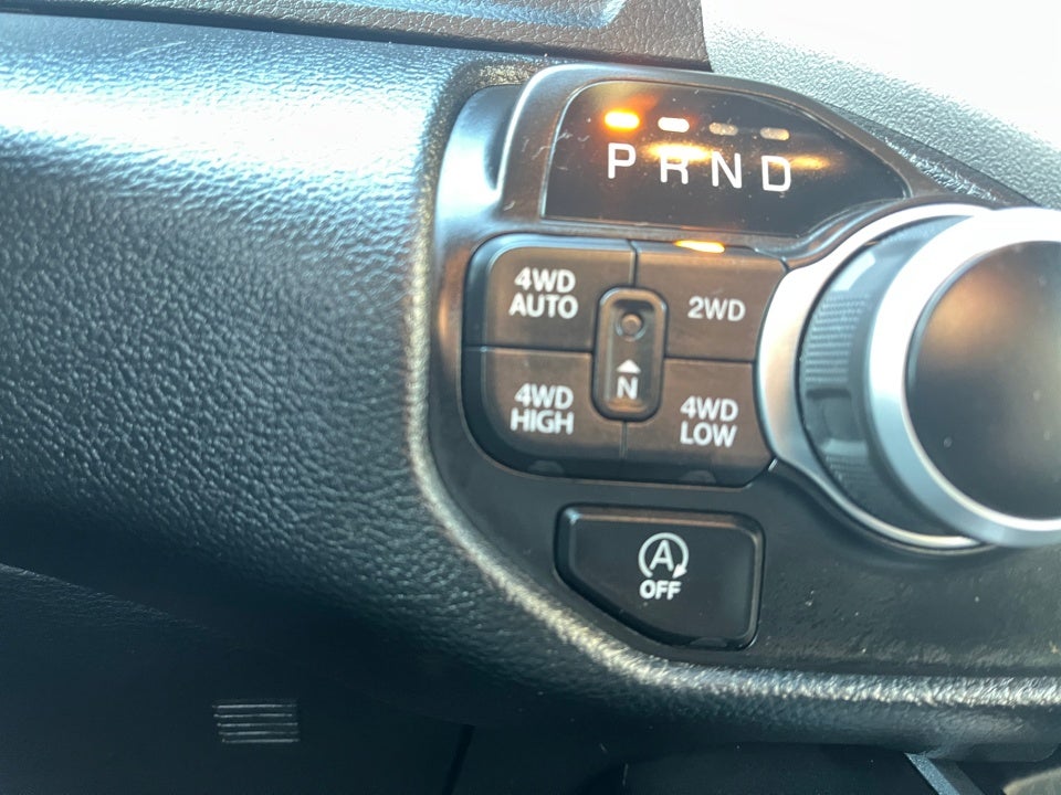 2022 RAM 1500 Big Horn Crew Cab 4x4 5'7" Box