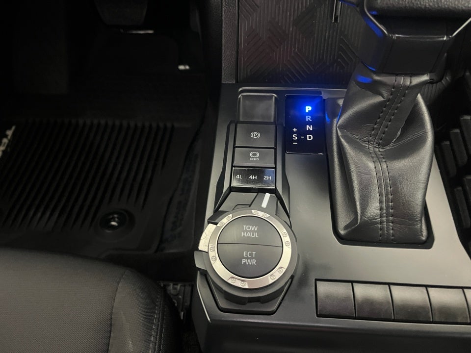 2025 Toyota TACOMA SR5 SR5