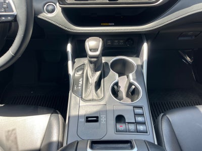 2025 Toyota Highlander Hybrid XLE