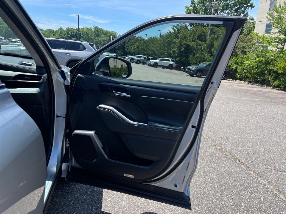 2025 Toyota Highlander Hybrid XLE