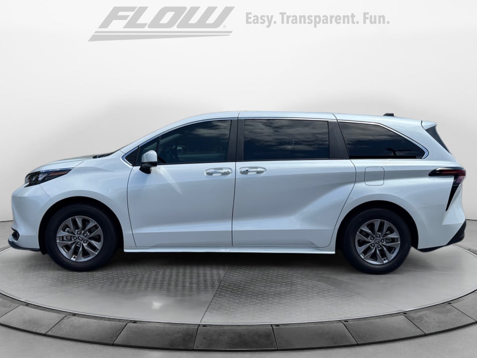 2025 Toyota Sienna XLE