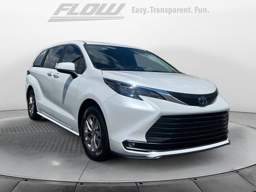 2025 Toyota Sienna XLE