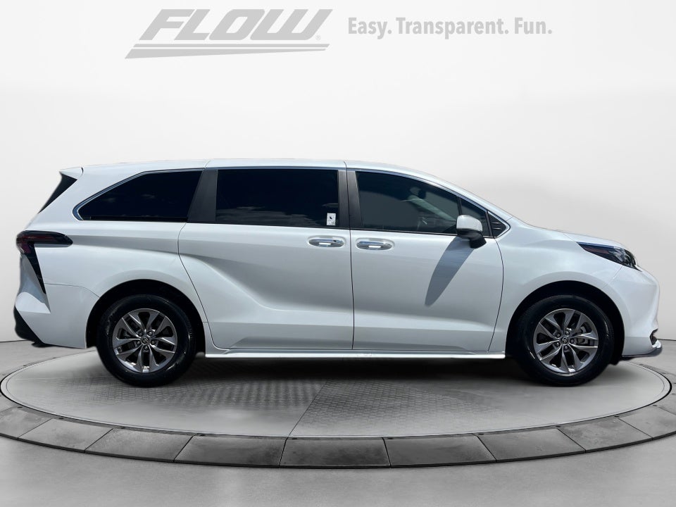 2025 Toyota Sienna XLE