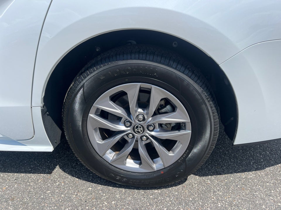 2025 Toyota Sienna XLE