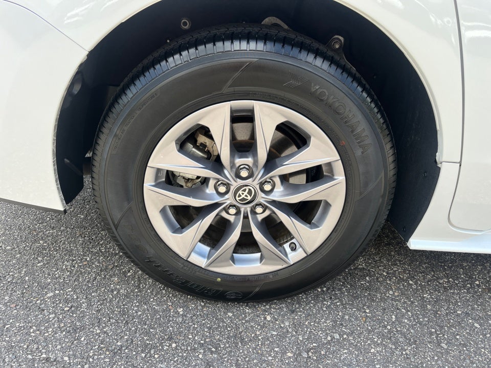 2025 Toyota Sienna XLE