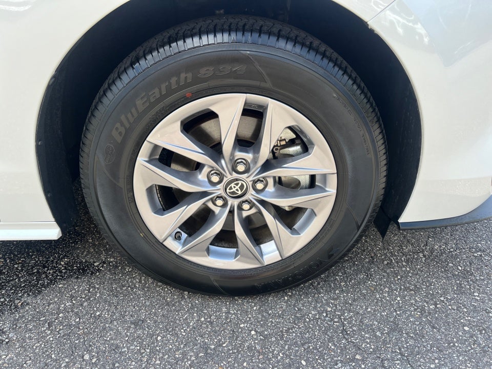 2025 Toyota Sienna XLE
