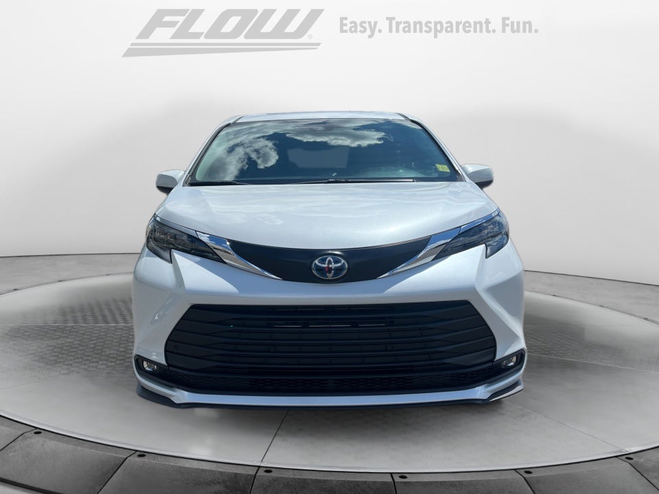 2025 Toyota Sienna XLE