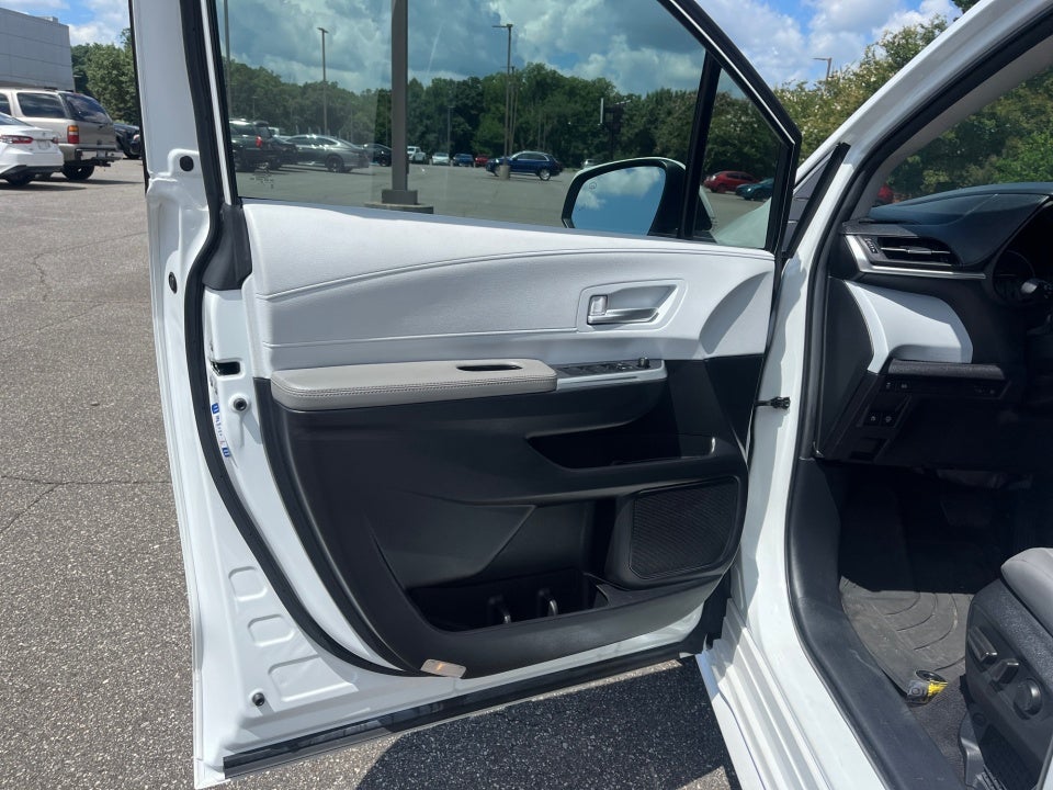 2025 Toyota Sienna XLE