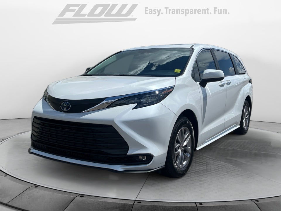 2025 Toyota Sienna XLE