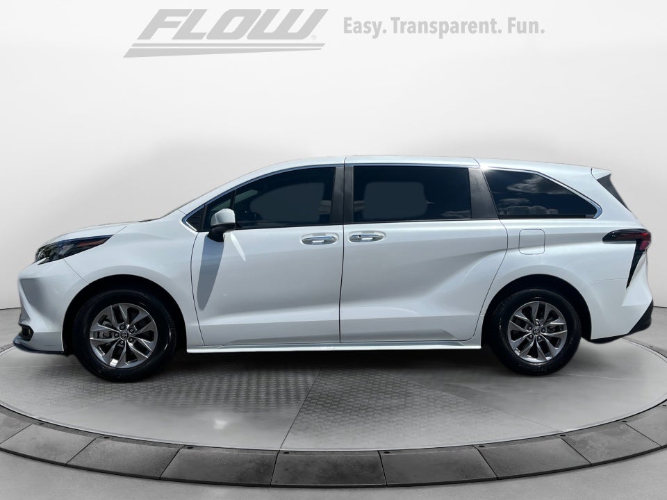 2025 Toyota Sienna XLE