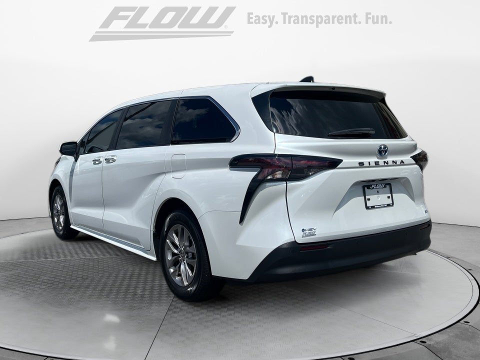 2025 Toyota Sienna XLE