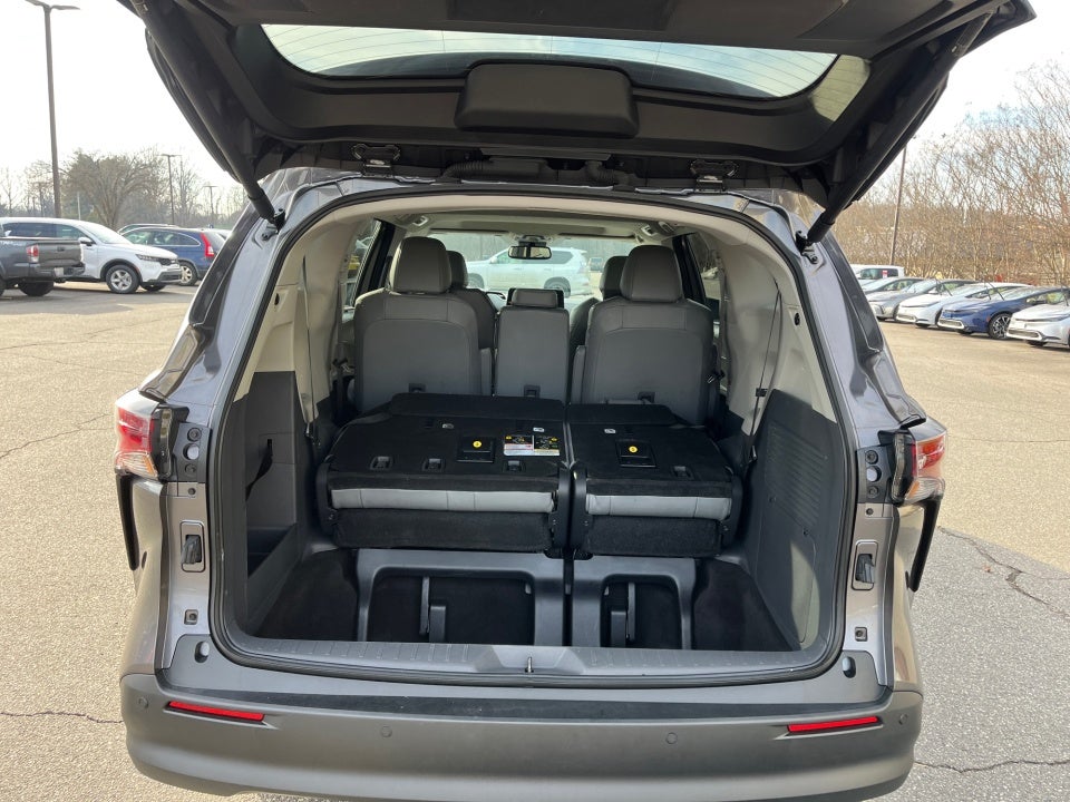 2024 Toyota SIENNA XLE XLE