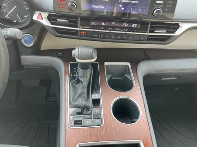 2024 Toyota SIENNA XLE XLE