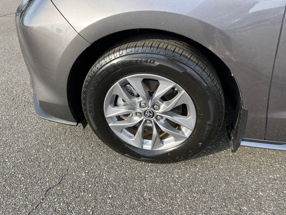 2024 Toyota SIENNA XLE XLE