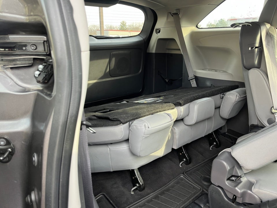 2024 Toyota SIENNA XLE XLE