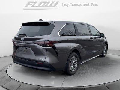 2024 Toyota SIENNA XLE XLE