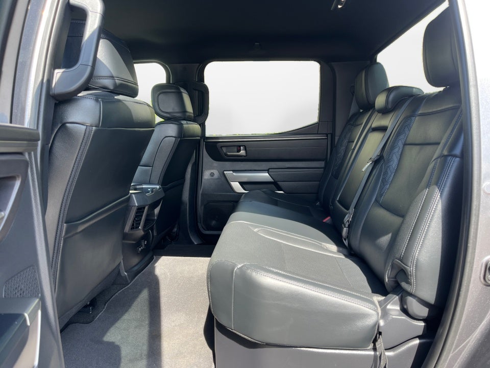 2025 Toyota TUNDRA 4X4 SR5