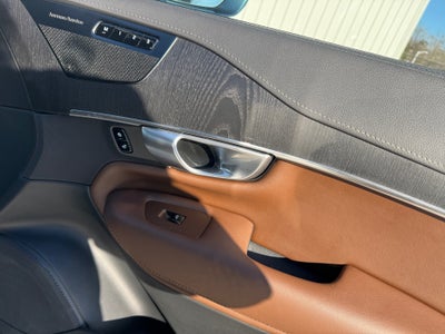 2024 Volvo XC90 B6 Ultimate Bright Theme 7-Seater