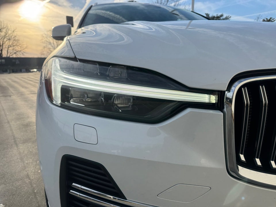 2023 Volvo XC60 Recharge Plug-In Hybrid T8 Plus Bright Theme