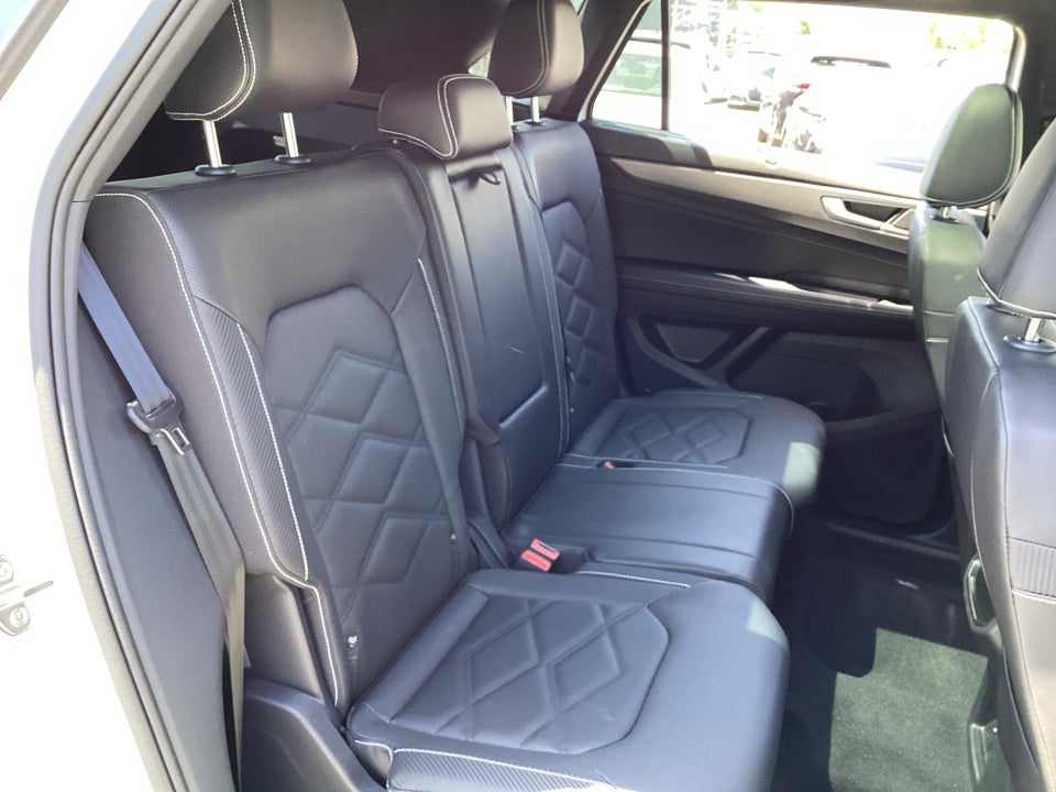 2026 Volkswagen Atlas Cross Sport SE with Technology