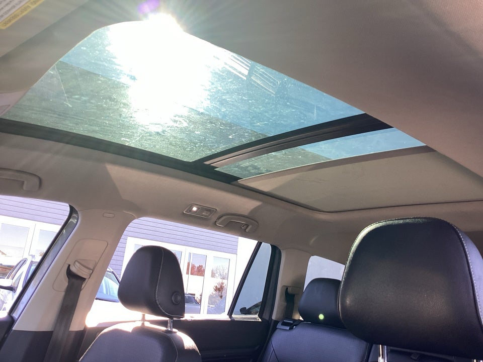 2021 Volkswagen Atlas 3.6L V6 SE w/Technology R-Line