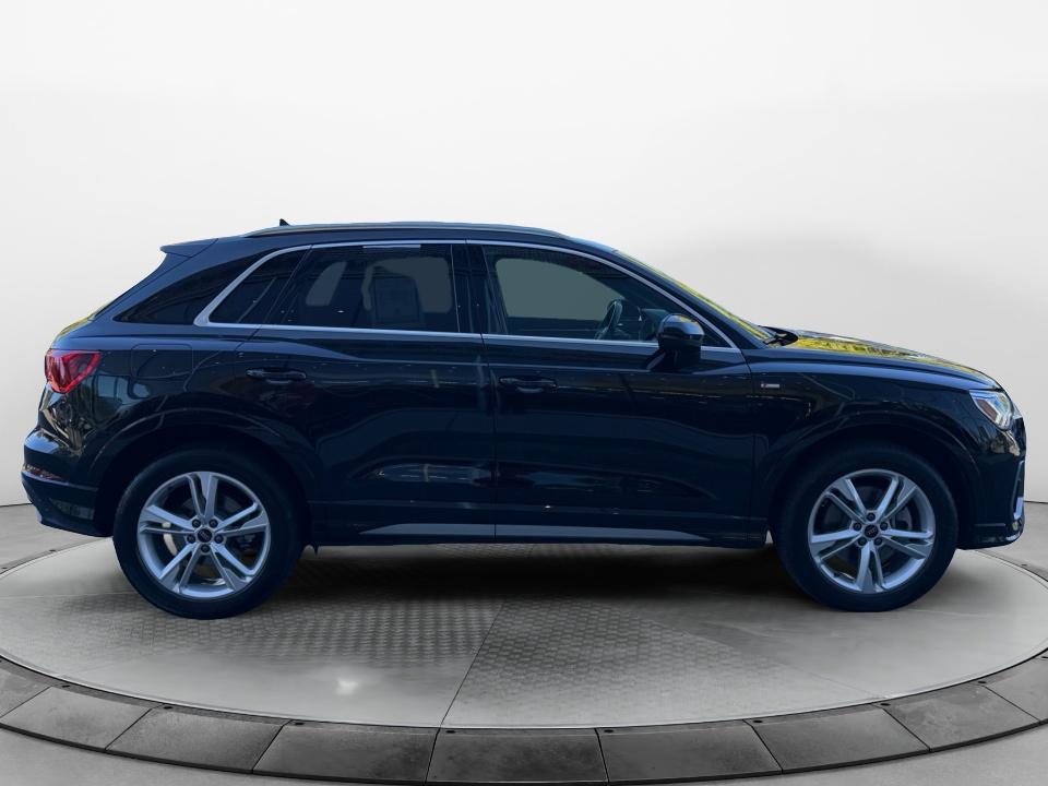 2024 Audi Q3 S line Premium