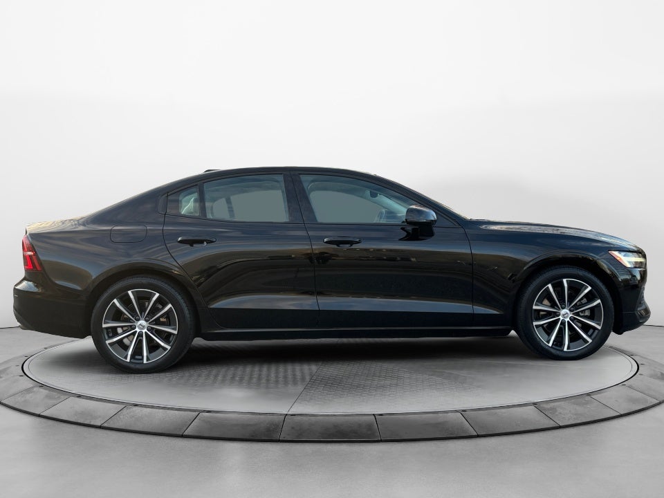 2021 Volvo S60 T5 Momentum