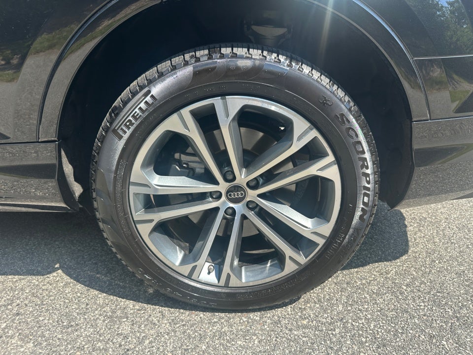 2025 Audi Q7 Premium Plus