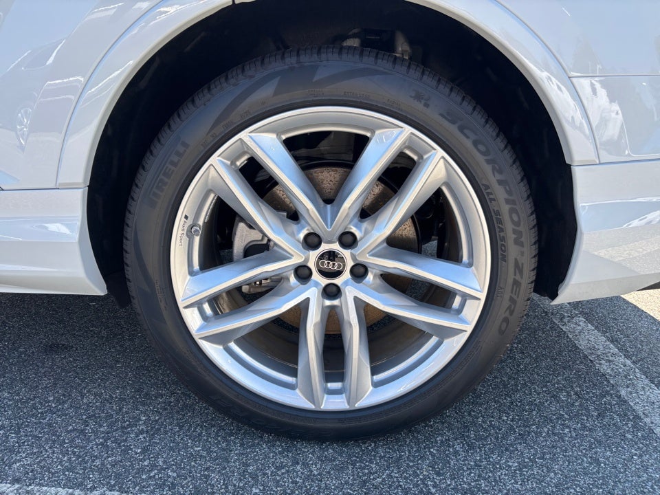 2025 Audi Q7 Premium Plus 55 TFSI quattro Tiptronic