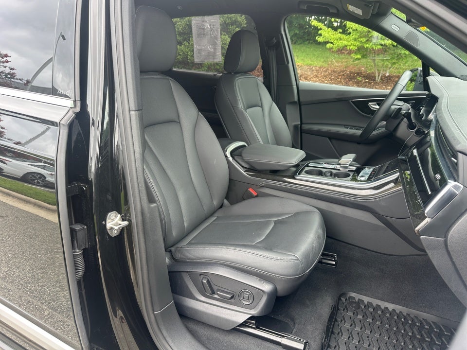 2025 Audi Q7 Premium Plus