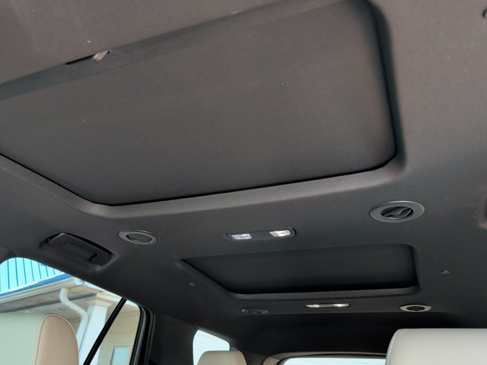2023 Chevrolet Traverse FWD LT Leather