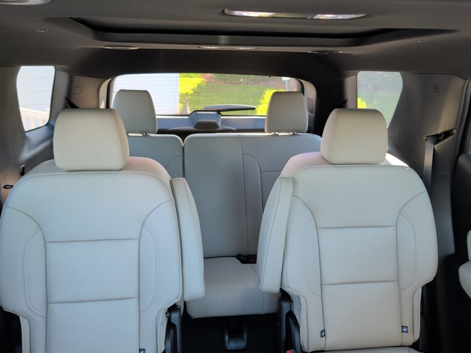 2023 Chevrolet Traverse FWD LT Leather