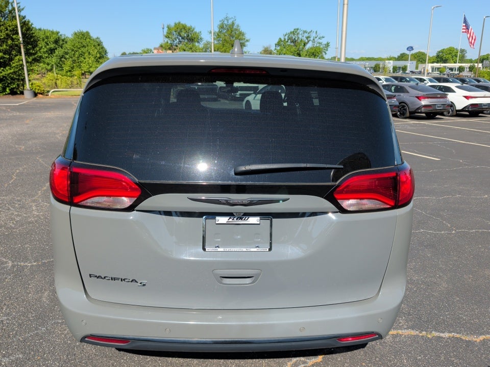 2020 Chrysler Pacifica Touring