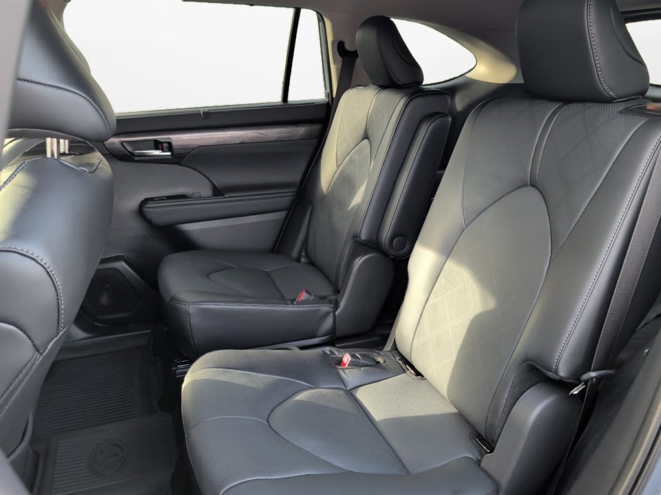 2024 Toyota Highlander Hybrid Hybrid Platinum