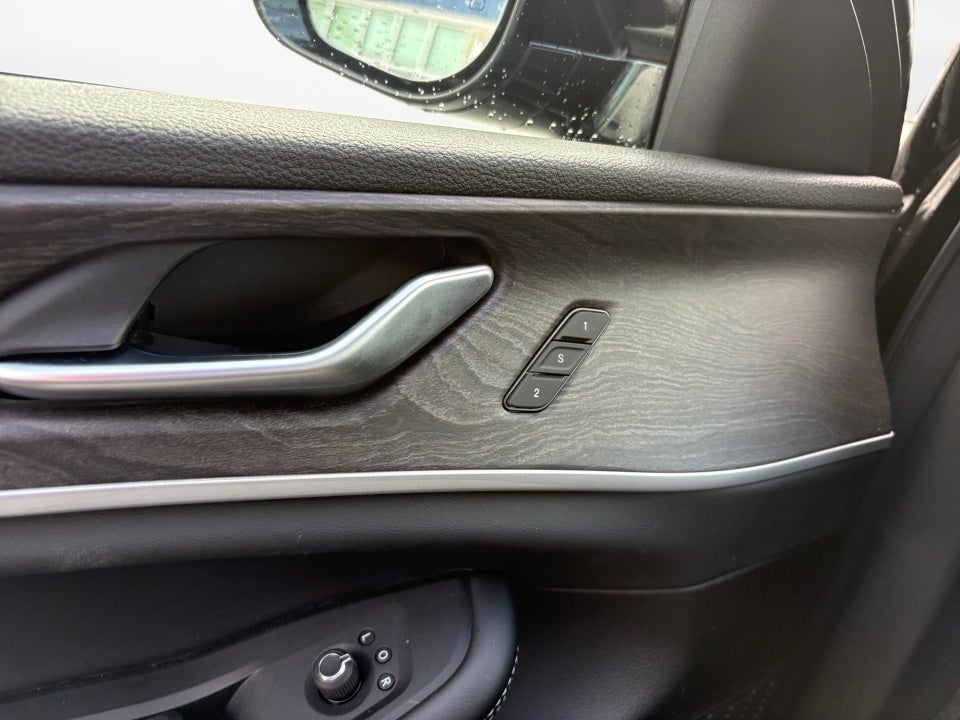 2025 Jeep Grand Cherokee L Limited 4x4