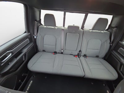 2022 RAM 1500 Big Horn Crew Cab 4x4 5'7" Box